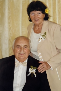 S manželem Karlem Voráčkem, zlatá svatba, 2018