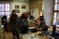 V kanceláři, Praha 2013