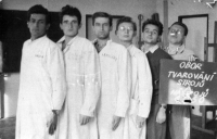 Gotthard Janda čtvrtý zleva se spolužáky v Uherském Hradišti