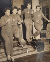 Olga Fikotová (first left) with fellow athletes, Melbourne Olympics, 1956