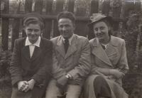 High school friends. From the left: Věra Junková, Fred Bartoš and mother of the witness, Vlasta Fajkusová, née Schücková, 1938