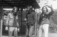 Vladimír Marek (vpravo) s kamarády Petrem Modrýkem (vlevo) a Jiřím Kasalem (uprostřed), 70. léta