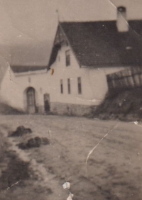 Rodný statek Jaroslava Kropáčka, Horní Chřášťany, 30. léta