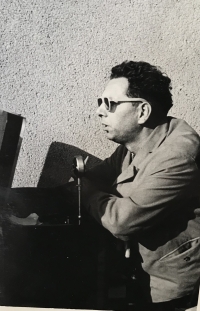 Jan Procházka při projevu, Plzeň 1963