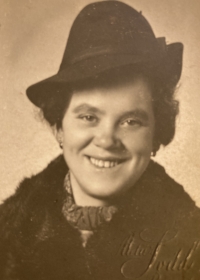 Maminka Josefa Formánková