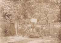 Tatínek František Kotland první stojící zleva – první světová válka 