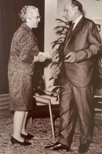 Grete Tugendhatová a František Kalivoda na konferenci v Brně, 1969
