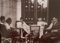Rodina Löw-Beerových na terase své vily v Brně