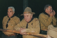 S bratrem Wanadu, vl. jménem Josef Seifert, a se Starým vlkem, vl. jménem Emil Stach, který podruhé obnovil skaut v Jilemnici, v roce 1969. Zbyněk Janovský první zleva, bratr Wanadu uprostřed