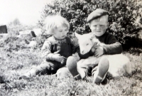 Se sestrou Renatou v Habarticích