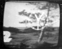 Monitor zřejmě dánské televize vyfotografovaný během poslechové expedice, Rujána na přelomu 70. a 80. let