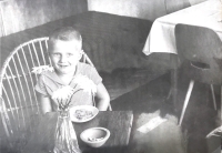 Syn Martin během prvních dnů v Plzni, 1963