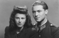 Rodiče Olga a Vladimír Janovští, 1945
