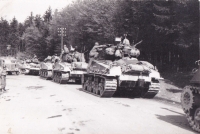 Američané jedou na Ptáčkovnu u Písku odzbrojit německé vojáky, 6. 5. 1945