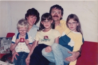 Jana Pekárková (top left) with her family, 1988