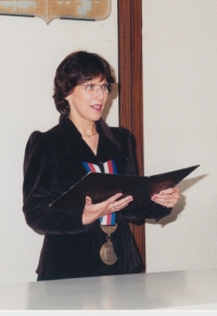 Jana Pekárková at the Modřany Town Hall, 1998