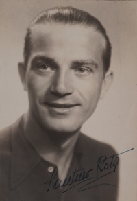 Photo of an Italian soldier
