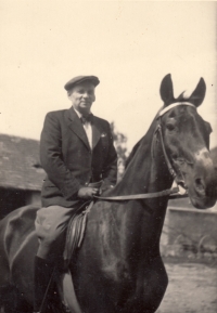 Bývalý československý legionář a otec pamětnice Josef Čížek, 40. léta