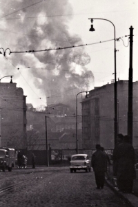 Fire in the gas house of the Michle gasworks, 1961

