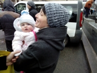 Olha Birzul se svou dcerou Zakharíou během Revoluce důstojnosti. Foto: Viktor Onyskо. 8. prosince 2013