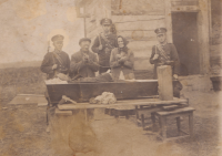 Vrazi a jejich oběť. Ukrajinský muž z Martinovky na Volyni zabitý svou sestrou a jejím nápadníkem, 30. léta min. století