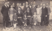 Rodinný snímek z Martinovky na Volyni, 30. léta min. století