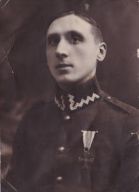 Józef Zbierajewski, veterán první světové a polsko-sovětské války, ve které si vysloužil Krzyż Walecznych (Kříž za chrabrost) 1920, počátek 20. let min. století