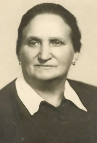 Babička Trčková, 1945