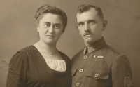 Paternal grandparents Marie and František Hartman, 1915