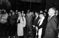 Tomáš Bergman (third from right) during the unveiling of the memorial for the destroyed synagogue in Kroměříž, 1994