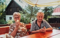 U Pavlíčků na zmrzlině – Irena Hartigová s manželem v roce 2014