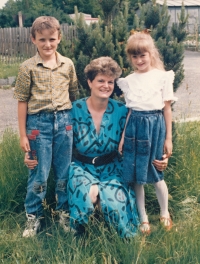 Pamětnice s dětmi, dcera Iva a syn Jiří, 1991