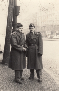 Narcis Tálský na vojně, na fotografii vpravo,1969