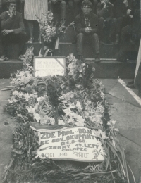 A memorial place in the streets of Prague on 21 August 1968. Photo: husband of Jindřiška Pejcharová