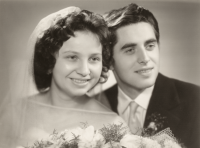 Svatební fotografie rodičů, Božena a Václav Báčovi, 1959