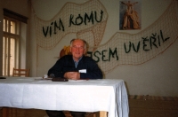 Miloslav Frank přednášející 