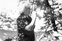 Růžena Haidlová singing at a performance of the Rumburk brass band in Hoyerswerde, East Germany, 1977