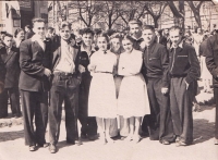 Олекса Різників з друзями