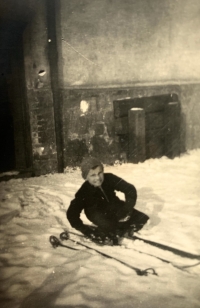 Na lyžích, 40. léta