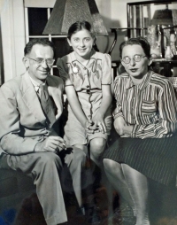 Josef, Libuše and Hedvika shortly after their arrival to the USA