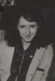 Marcela Papežová při cestě z Rudolfova, 1974 (archiv ABS) ořez