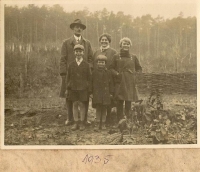 Mikov, rodina, 1935