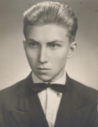 Zdeněk Kolařík na učňovském tablu, 1961