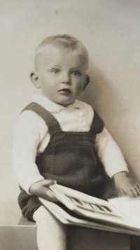 Jiří Junek, ca. 1935