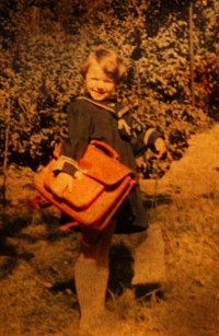 Jana Pekárková, first day of school, 1954