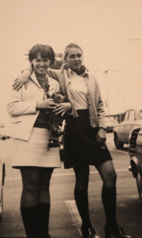Jana Pekárková (left), 1969