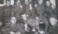 Karel Škarka Sr. (holding a gun) assigned to the machine gun unit in Rychnov nad Kněžnou. Since 1938 he has been training with fortress weapons