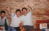 Během oslav prvního ligového titulu s klubem EL Niňo Praha, 2005