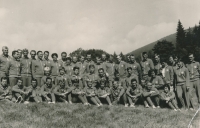 Bohumila Kordová (sedící v první řadě 7. zleva) během mistrovství světa konaného v Československu, 1967