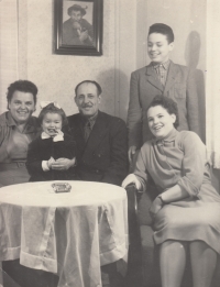 From left: grandma and grandpa Marie and Otto Bendel, little Jana and Otto and Ella Bendel